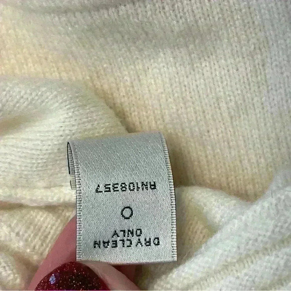Neiman Marcus Cashmere Sweater Sz XL Gorgeous Bell 3/4 Sleeve Cream Color $998 - Picture 8 of 8